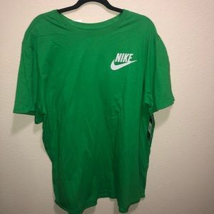 Green Nike shirt short sleeve active wear